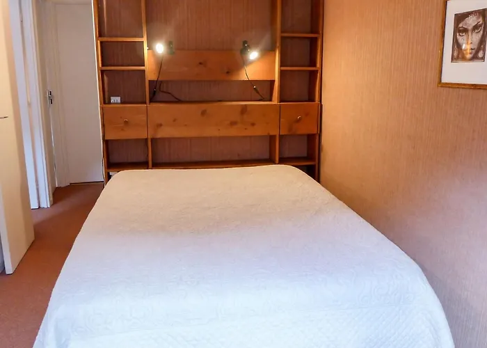 Jonquilles-15 By Interhome *